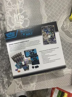 Pokemon Trading Card Games Scarlet & Violet 10.5 Black Bolt Elite Trainer Box - Image 3