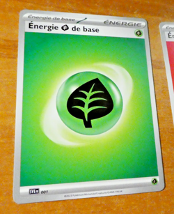 POKEMON RIVALITES DESTINEES CARD CARTE ENERGIE PLANTE SVE 001 DRI FR MINT 2025 - Image 1