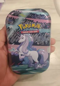 POKEMON C22 MINI TIN SEALED. Tin Has 1 Evolving Skies & Fusion Strike Pack - Image 1