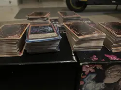 800+ YuGiOh CARDS BULK LOT MIXED RARITY - Image 1