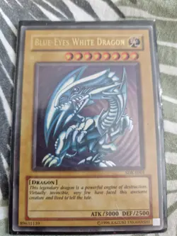 Yugioh! Blue-Eyes White Dragon - SDK-001 - Ultra Rare - Unlimited, light Play - Image 1