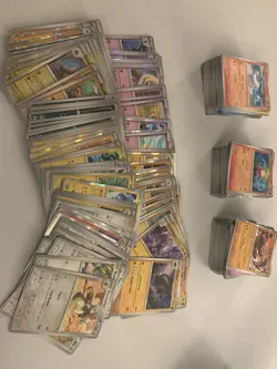 100 x Pokemon card HOLO / REVERSE HOLO BUNDLE NM - Image 1