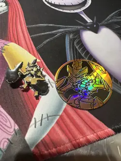 KLEAVOR - Official Pokemon TCG Collector's Pin and Coin - Image 1