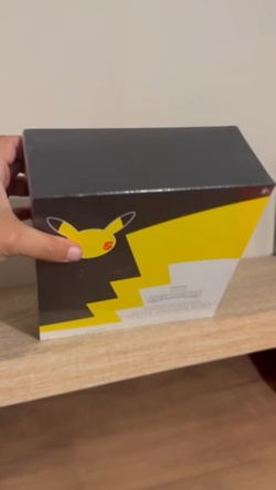 Pokemon TCG 25th Anniversary Celebrations Pokemon Center Elite Trainer Box ETB 820650809866 - Image 2