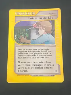CARTE POKEMON ENTRETIEN DE LEO 137/165 FR PEU COMMUNE WIZARDS EXPEDITION - TBE - Image 1