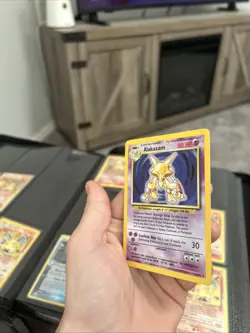 Pokemon TCG Alakazam Holo Rare Card 1/102 Base Set, WOTC 1999 LP - Image 4