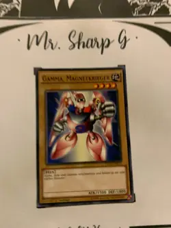 GAMMA, MAGNETKRIEGER - 1. AUFLAGE YGLD-DEB13 DEUTSCH Yu-Gi-Oh! CARD COMMON 2015 - Image 2