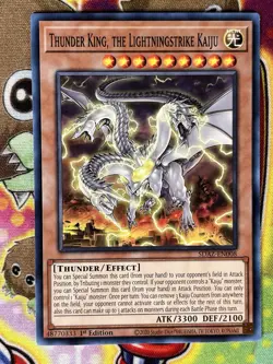 Yugioh Thunder King, The Lightningstrike Kaiju SDAZ-EN008 Single - Image 1