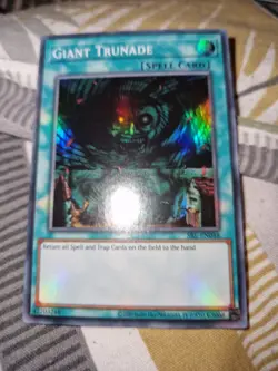 YUGIOH GIANT TRUNADE SUPER RARE SRL-EN048 25TH ANNIVERSARY Mint Condition - Image 1