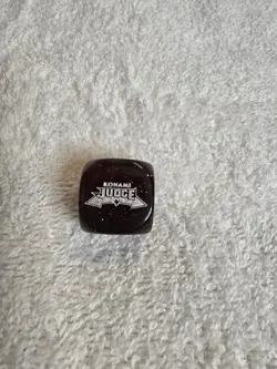 Yugioh Judge Purple Glitter Dice - Image 1