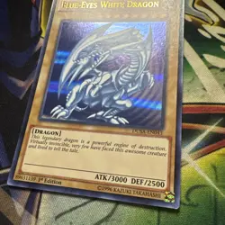 Yugioh! Blue-Eyes White Dragon DUSA-EN043 Ultra Rare 1st Edition NM - Image 2