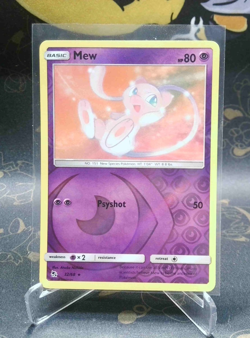 POKEMON TCG CARD - SUN AND MOON HIDDEN FATES - MEW 32/68 (REV HOLO) LP - Image 1