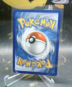 POKEMON TCG CARD - SUN AND MOON HIDDEN FATES - MEW 32/68 (REV HOLO) LP - Image 2
