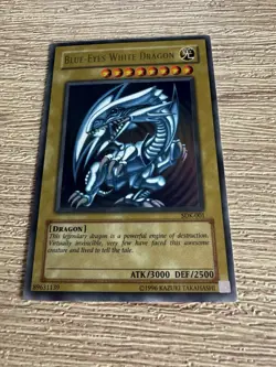 YuGiOh - Blue-Eyes White Dragon SDK-001 Ultra Rare - Image 1