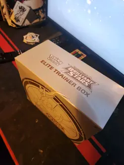 Brilliant Stars Elite Trainer Box Pokemon Sword Shield - Image 2
