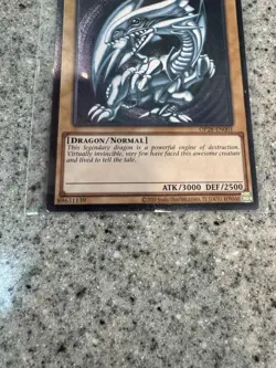 YuGiOh Blue Eyes White Dragon Ultimate Rare OP28-EN001 - Image 3