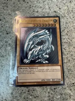 YuGiOh Blue Eyes White Dragon Ultimate Rare OP28-EN001 - Image 4