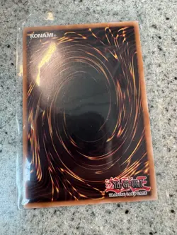 YuGiOh Blue Eyes White Dragon Ultimate Rare OP28-EN001 - Image 5