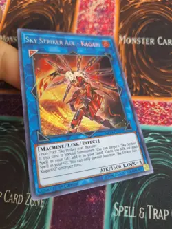Yugioh Sky Striker Ace - Kagari MP19-EN257 Prismatic Secret Rare 1st Edition NM - Image 2