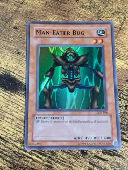 Yugioh Man-Eater Bug LOB-108 Super Rare Unlimited NM - Image 1