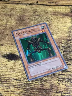 Yugioh Man-Eater Bug LOB-108 Super Rare Unlimited NM - Image 2
