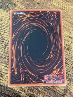 Yugioh Dark Magician LOB-005 Ultra Rare Unlimited NM - Image 3