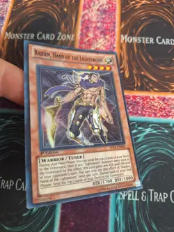 Yugioh Raiden, Hand of the Lightsworn SDLI-EN003 Super Rare 1st Edition LP/MP - Image 2