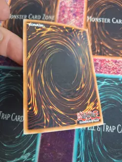Yugioh Minerva, Lightsworn Maiden SDLI-EN002 Super Rare 1st Edition Near Mint - Image 4