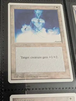 MTG 4th Edition - Holy Strength - NM (Magic The Gathering) (G) - Image 1