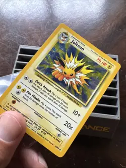 Jolteon 4/64 Holo Unlimited Jungle No Set Symbol Error Pokemon Card - Image 1