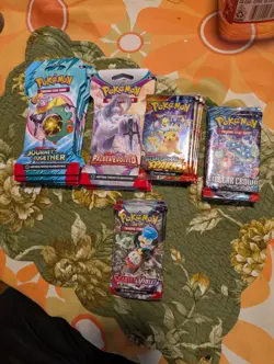 Pokemon TCG: Scarlet & Violet-Paldea Evolved - Sleeved Booster Pack - Image 1