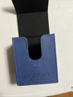 Ultra Pro Blue MTG Mana Flip Deck Box - Image 2