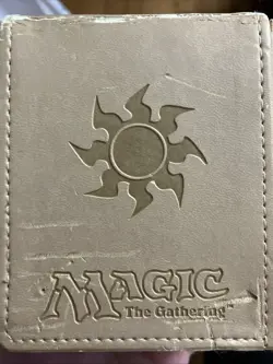 MTG Mana Flip Alcove Deck Box White 3rd Generation Magnet Ultra Pro Sealed! - Image 3