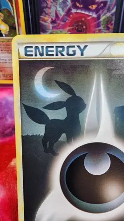 POKEMON HEARTGOLD SOULSILVER - RARE Dark energy UMBREON Feature Card 121/123 - Image 2