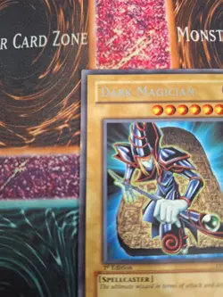 Yugioh Dark Magician DPYG-EN001 Rare 1st Edition NM/LP - Image 5
