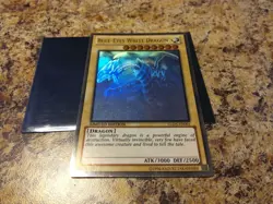 Yugioh Blue-Eyes White Dragon GLD5-EN001 GhostGoldRare Limited Edition Excellent - Image 2