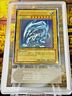 Yugioh Blue Eyes White Dragon Ultra Rare SDK-001 1st Edition ARS8 NM Graded - Image 1