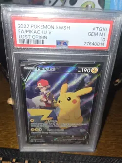 Pokemon Pikachu v TG16/TG30 Trainer Gallery Ultra Rare Card Lost Origins. - Image 1