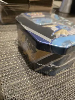 Pokemon TCG Vaporeon V Collection Tin Brand New Factory Sealed 4 Booster Packs - Image 3