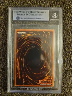 Yu-Gi-Oh! Dark Magician Card 2002 Starter Deck Yugi UR Beckett 6.5 - Image 2