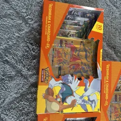 POKEMON Reshiram & Charizard GX Premium Collection - Image 4