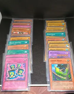 1st Edition Vintage/Modern Yu-gi-oh 129 Card Lot (128 English Cards) - Image 4