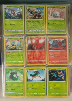 Pokemon Card Binder bundle SWSH Vivid Voltage - Regular Common, uncommon & rare - Image 3