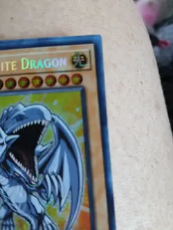 YUGIOH • BLUE EYES WHITE DRAGON • SECRET RARE • BLMM-EN001 • 1st EDITION • NM - Image 3
