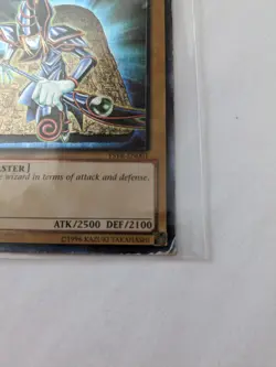 Yugioh Dark Magician YSYR-EN001 Ultimate Rare 1st Edition damage - Image 3