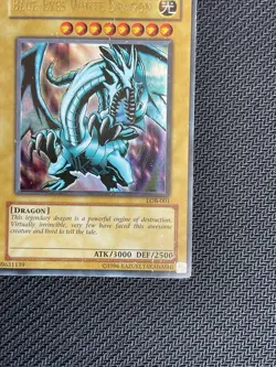 2002 Blue-Eyes White Dragon Ultra Rare Holo Yugioh LOB-001 MP - Image 5