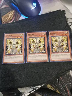 YUGIOH 3x Victoria SDLS-EN011 Light-played LP - Image 1