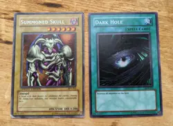 1996 Yu-Gi-Oh YuGiOh Cards Summoned Skull & Dark Hole BPT-002 / LOB-052 - Image 3