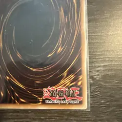 Yu-Gi-Oh! Blue-Eyes White Dragon Limited Edition Ghost Rare Card GLD5-EN001 - Image 4