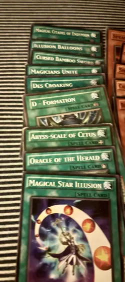 Yugioh 41 Card lot bundle exact as pictured. No idea what I have. No reserve - Image 2